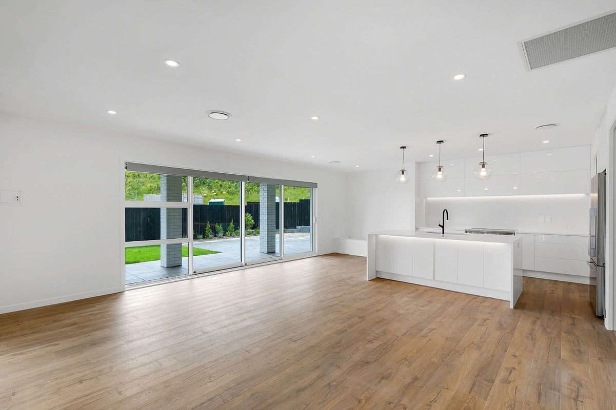 43 Ken Douglas Drive, Aotea, Porirua - Carousel 2