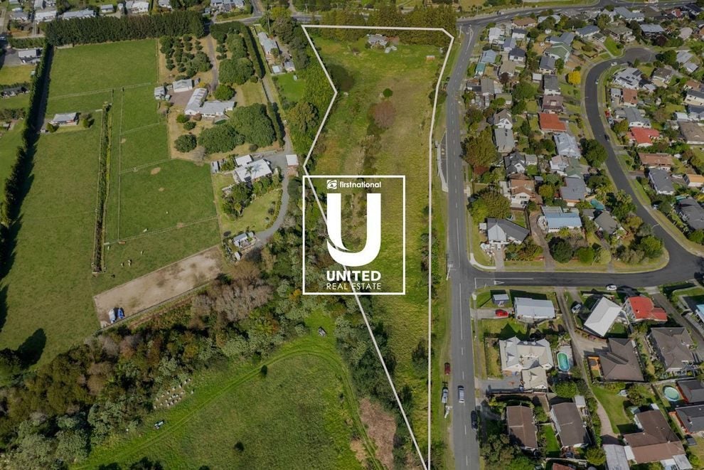1 Ranginui Road, Welcome Bay, Tauranga - Carousel 1