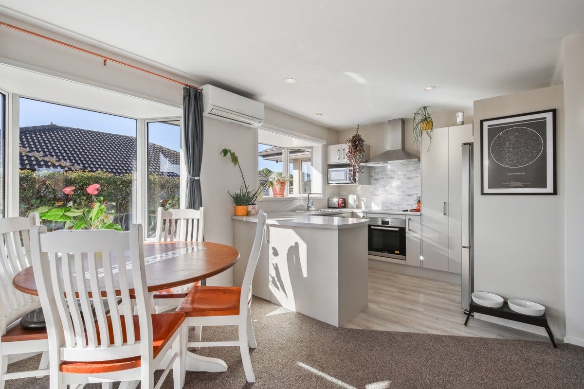 26 Brightstone Crescent, Aranui, Christchurch - Carousel 2