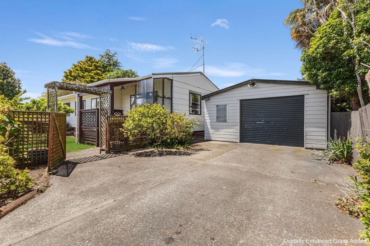 2A Hodge Place, Aramoho, Whanganui - Carousel 1