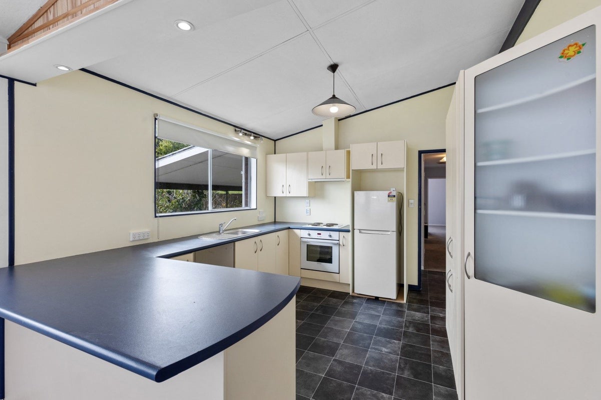 40 Somerset Crescent, Highbury, Palmerston North - Carousel 2