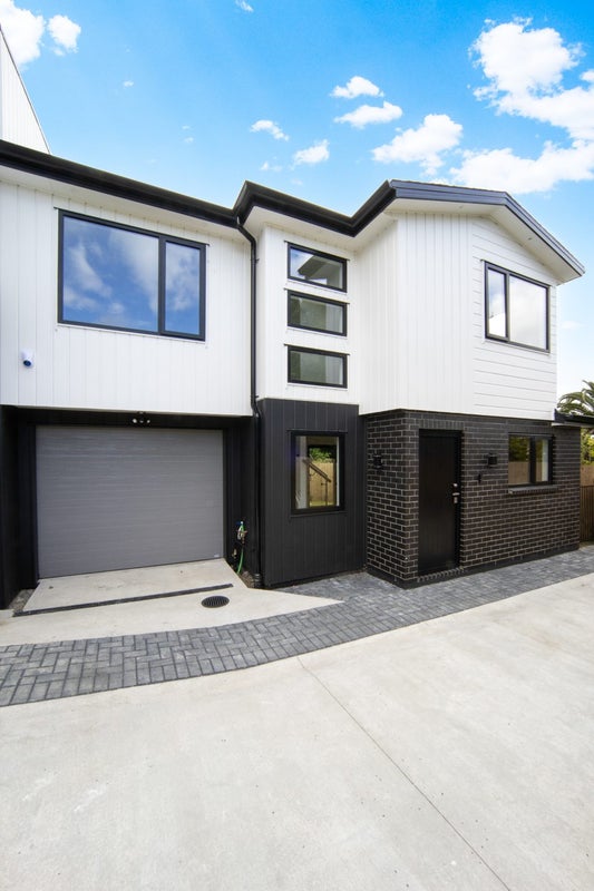 70 Golf Road, New Lynn, Auckland - Carousel 2