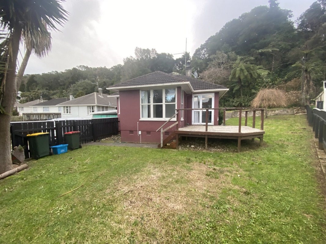 44 Glenpark Avenue, Frankleigh Park, New Plymouth - Carousel 2