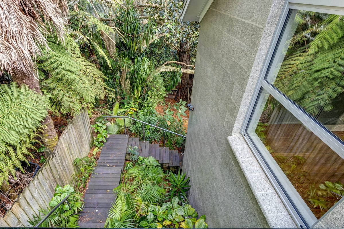 10A Deverell Place, Northcross, Auckland - Carousel 36