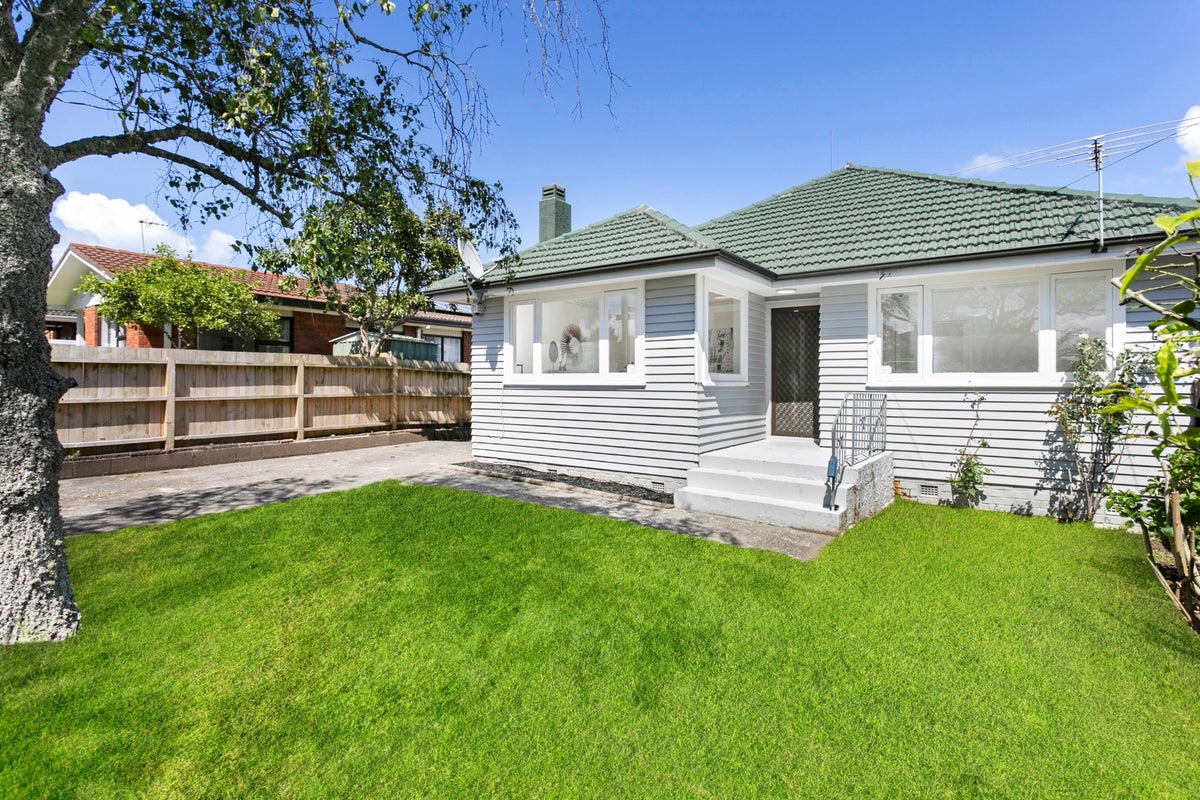 429 Blockhouse Bay Road, Blockhouse Bay, Auckland - Carousel 1
