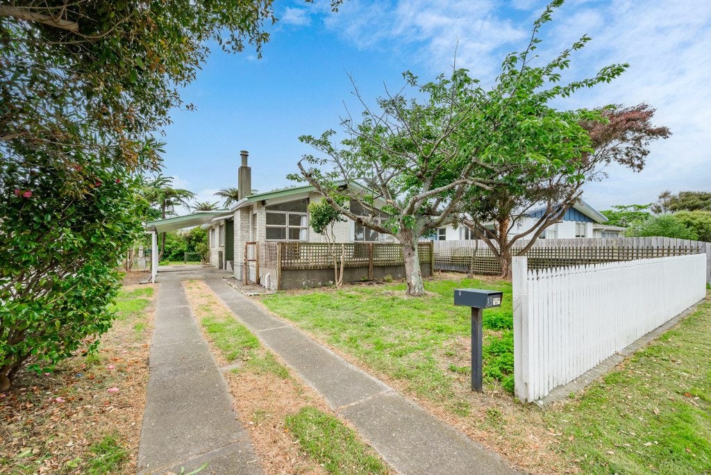 83 Donovan Road, Paraparaumu Beach, Paraparaumu - Carousel 1