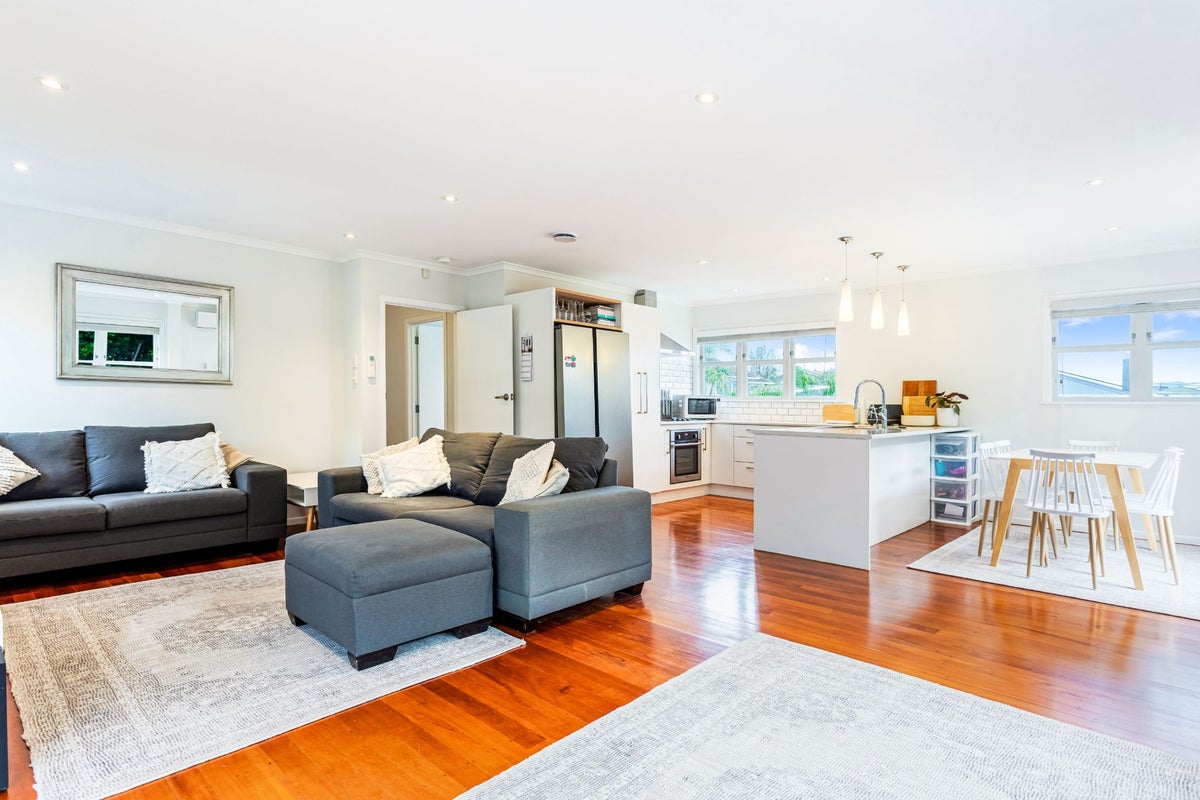 105B Matipo Road, Te Atatu Peninsula, Auckland - Carousel 2