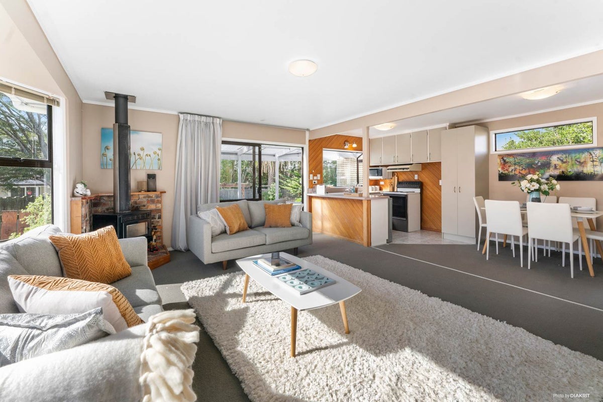 57 Shelly Bay Road, Beachlands, Auckland - Carousel 1