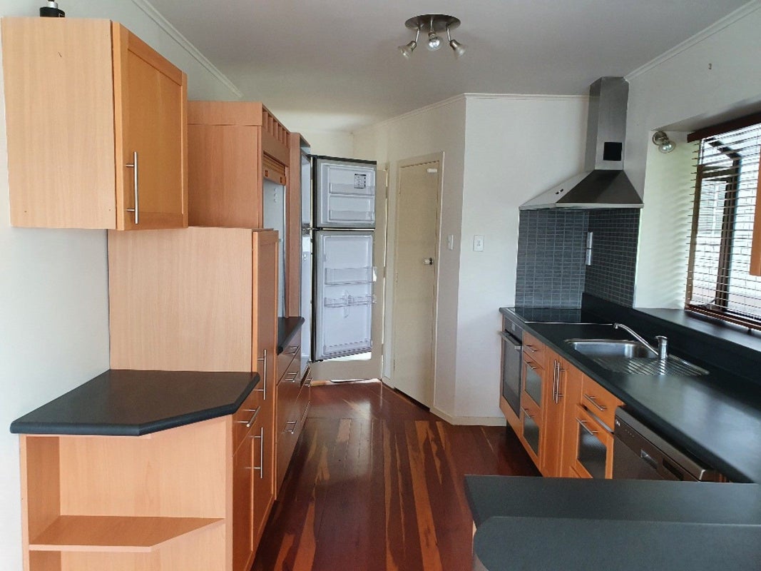 1 Lorraine Place, Glenview, Hamilton - Carousel 2