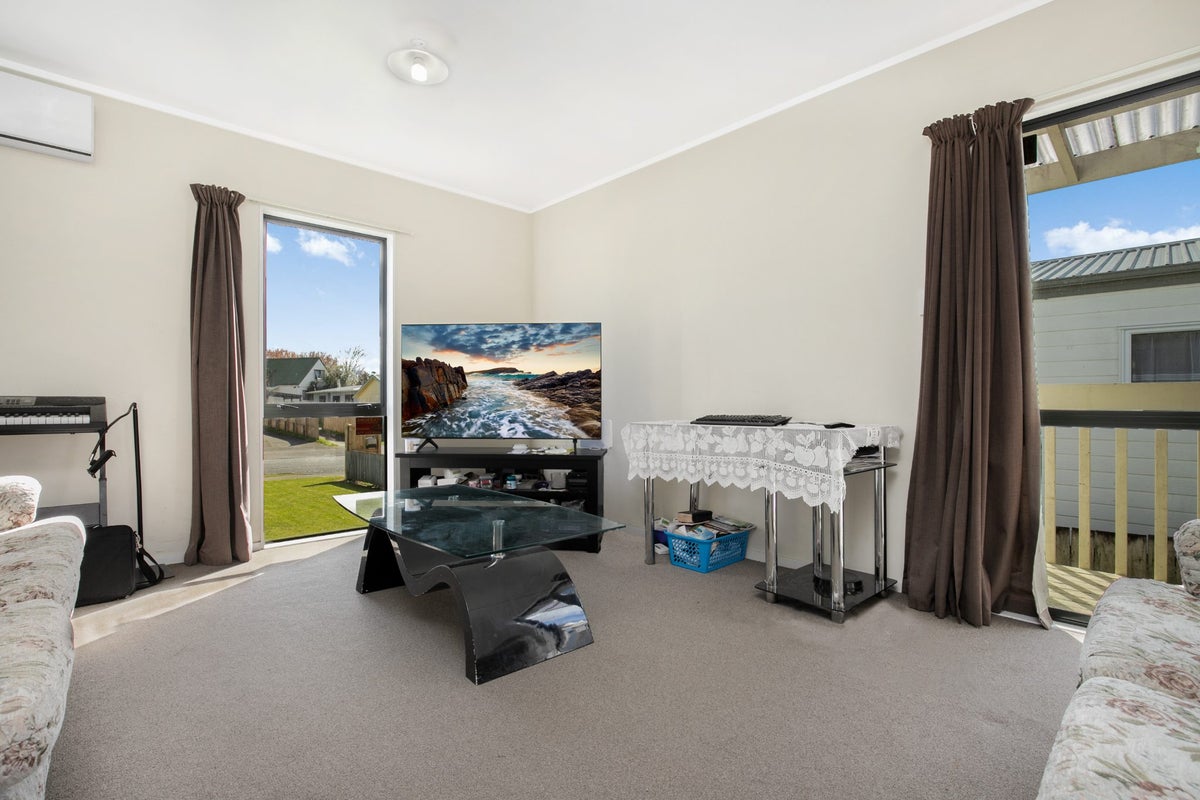 21B Oratu Place, Manurewa, Auckland - Carousel 2
