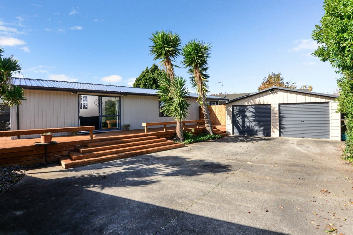 14 Endeavour Avenue, Flagstaff, Hamilton - Carousel 2