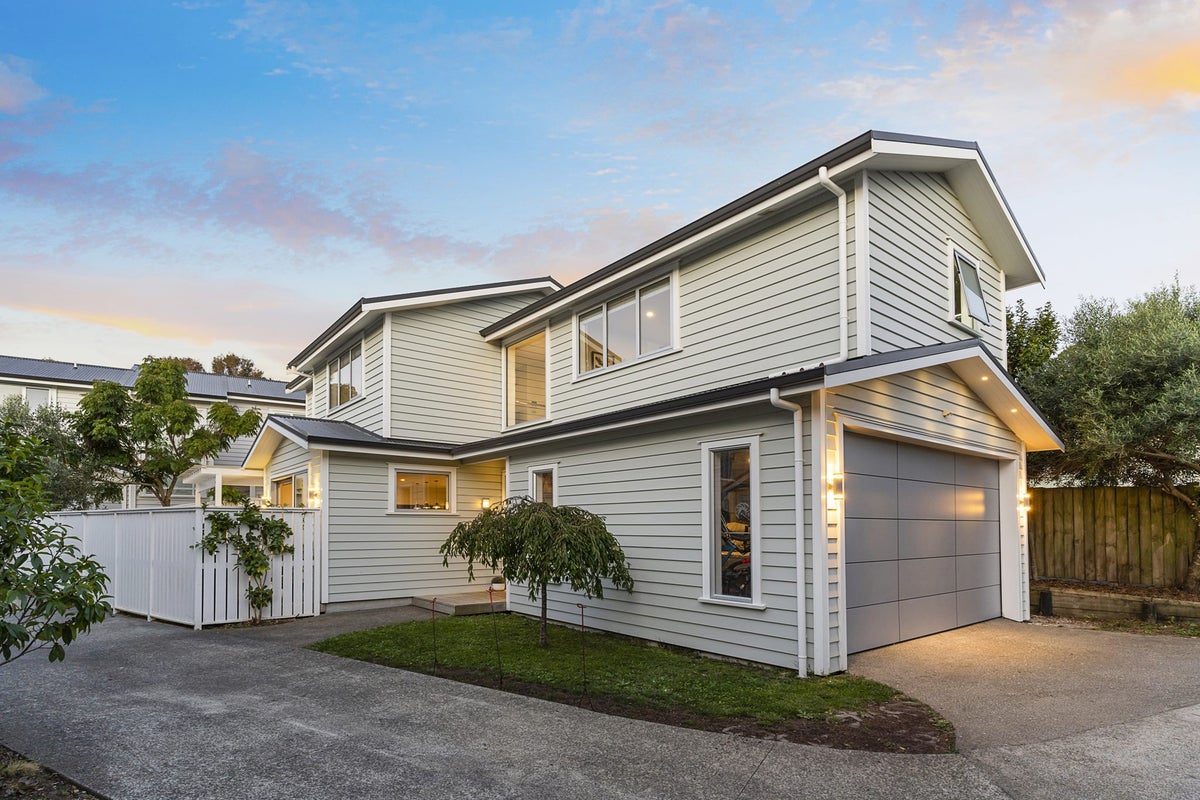 31A Willcott Street, Mount Albert, Auckland - Carousel 1