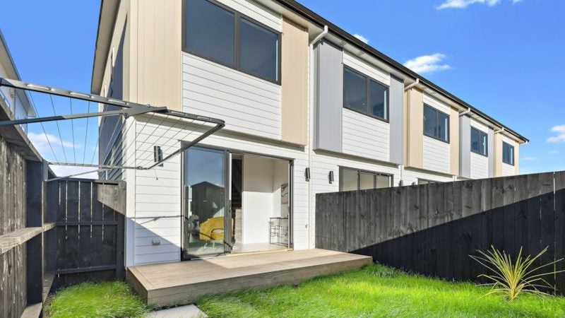 2/101 Botany Road, Botany Downs, Auckland - Carousel 1