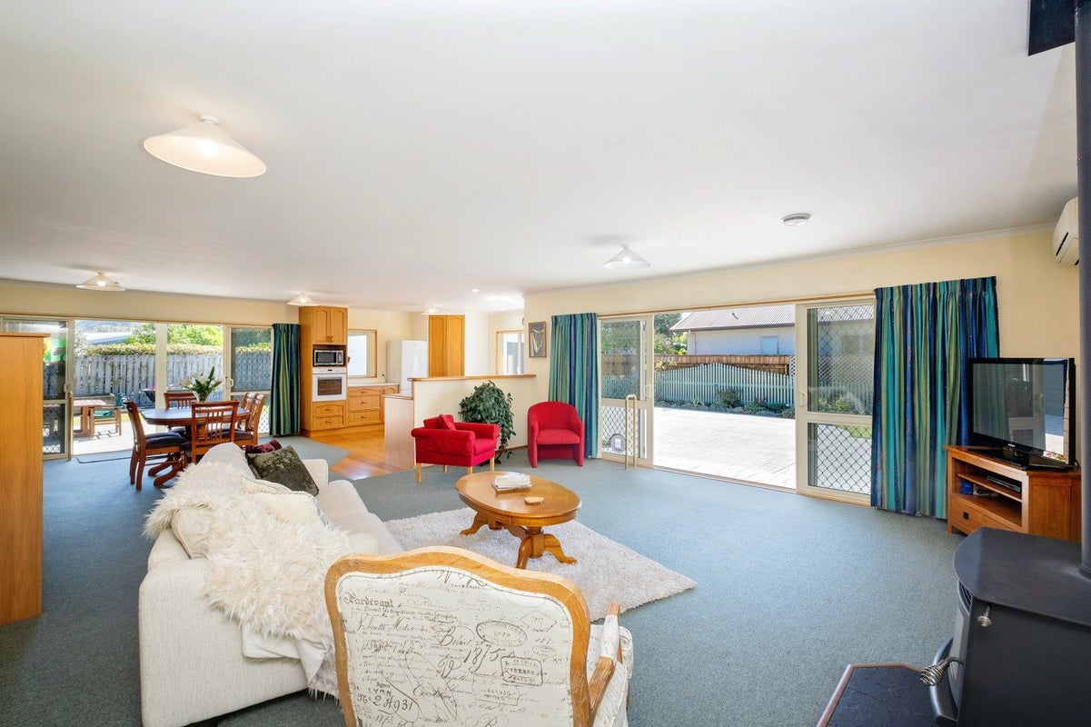 13A Grey Street, Bay View, Napier - Carousel 2
