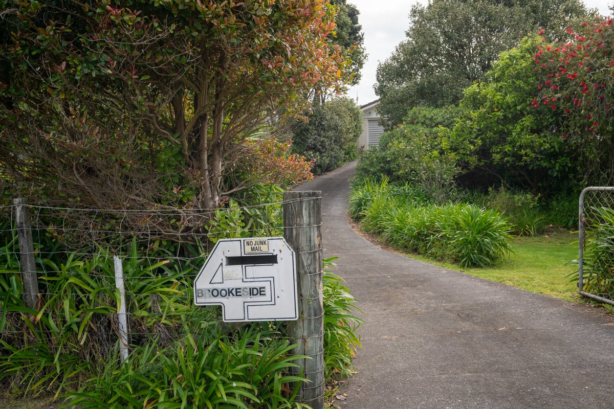 43 Field Way, Waikanae Beach, Waikanae - Carousel 35