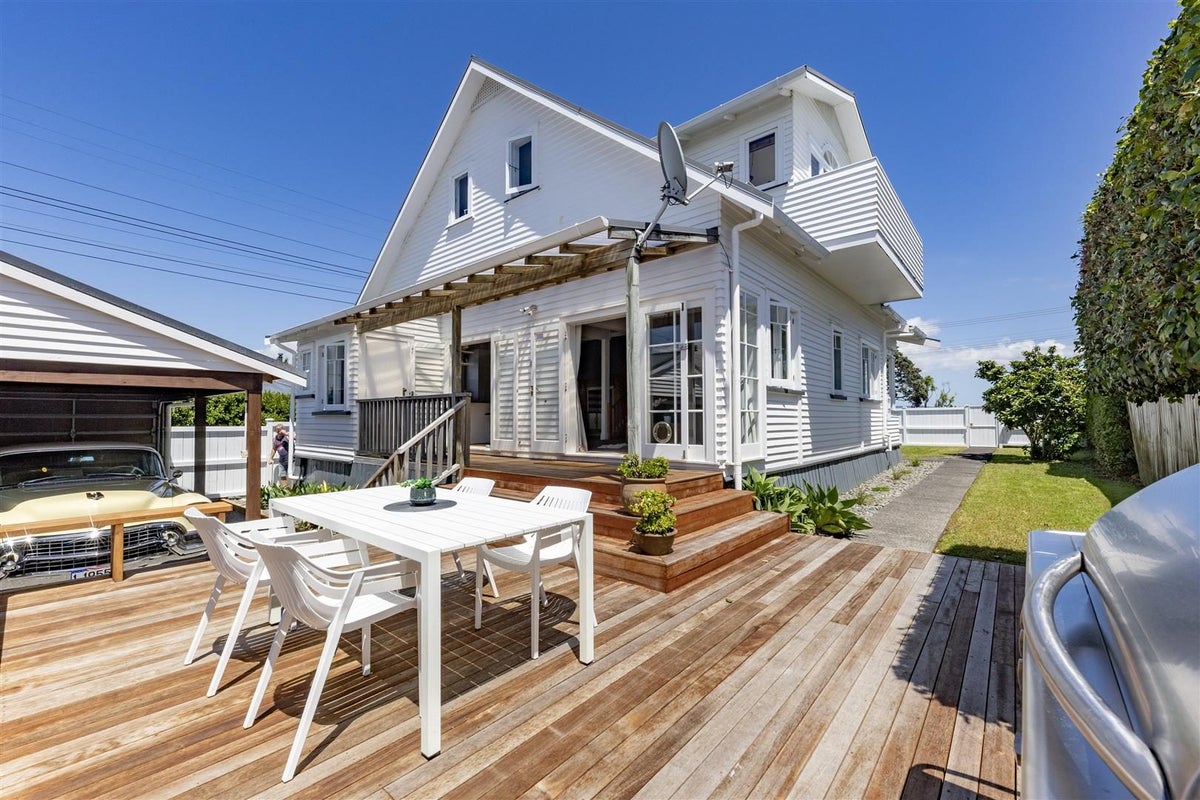 86 Astley Avenue, New Lynn, Auckland - Carousel 1