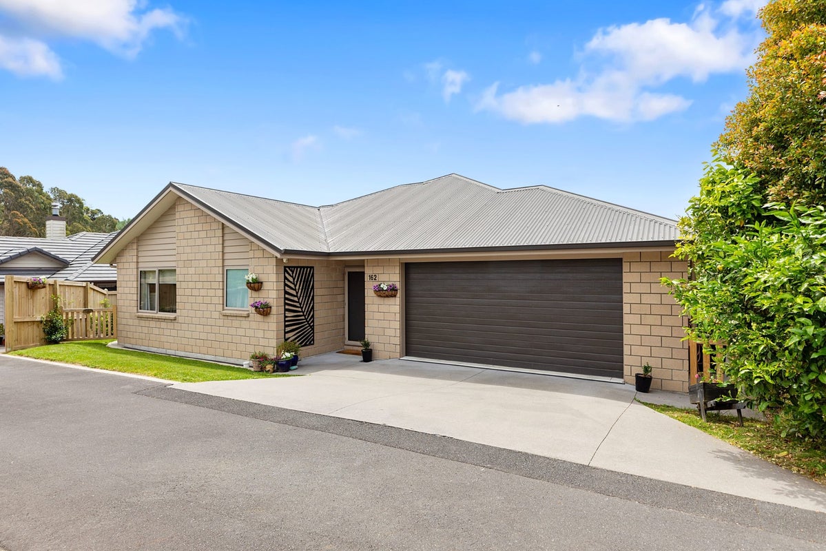 162 Oteki Park Drive, Welcome Bay, Tauranga - Carousel 2