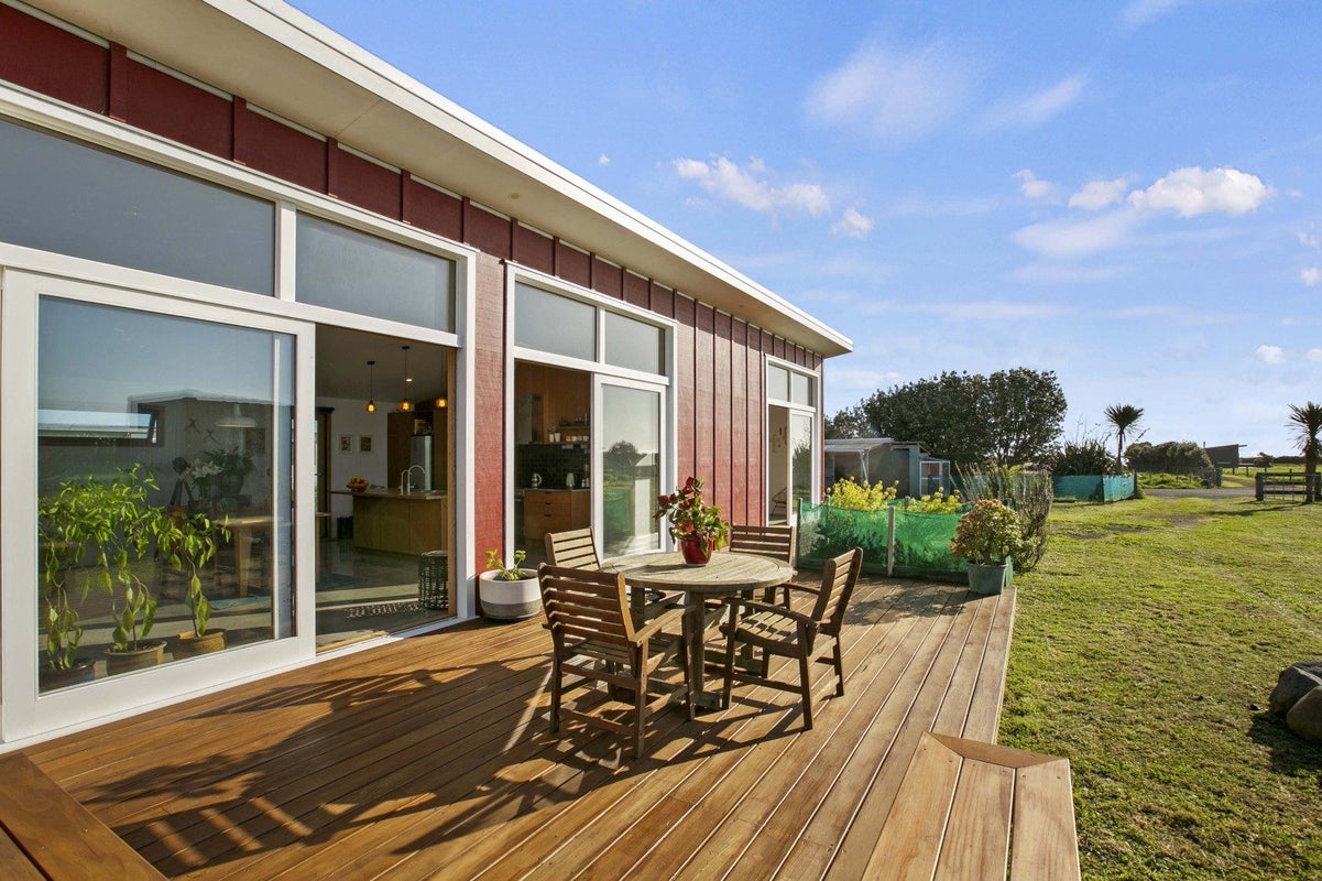 62 Anglers Avenue, New Plymouth - Carousel 2