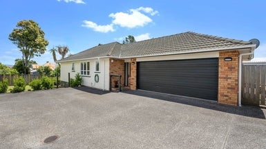 2A Pinewood Street, Avondale, Auckland - Carousel 1