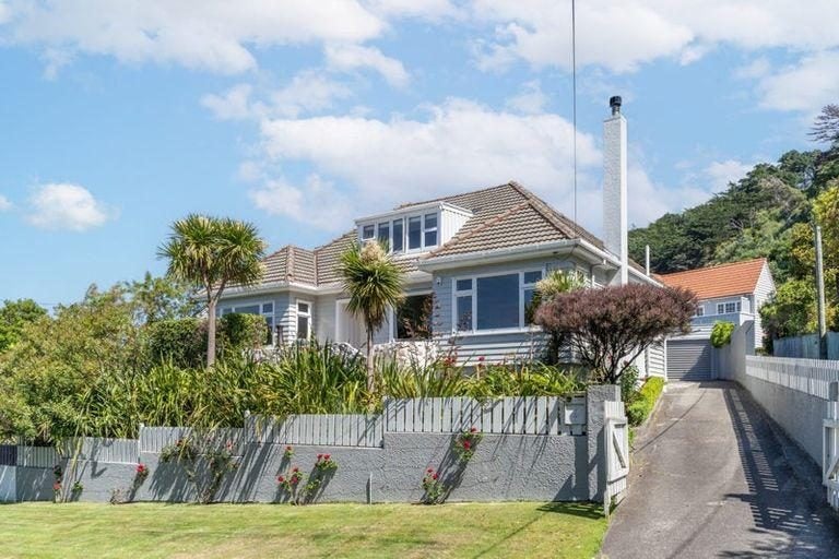 6 Burnham Street, Seatoun, Wellington - Carousel 1