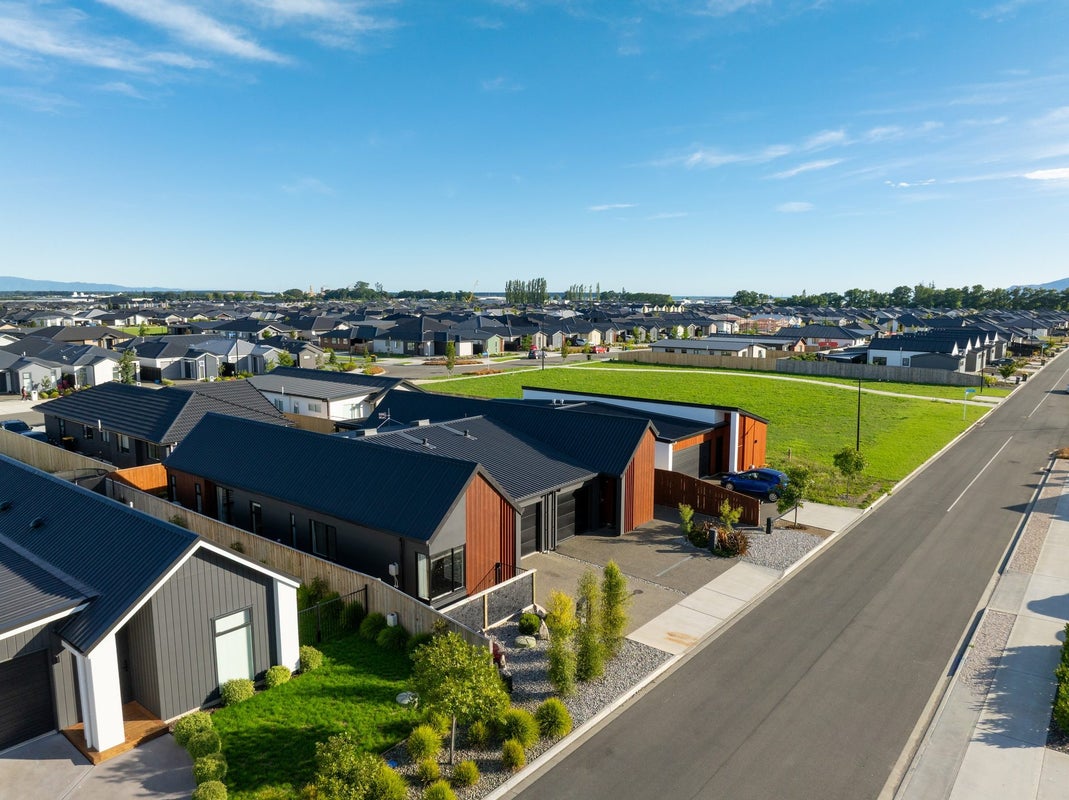 58 Drayton Street, Appleby, Richmond - Carousel 27