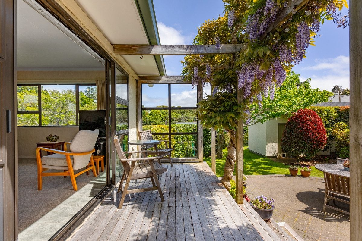 92 Brooklands Road, Brooklands, New Plymouth - Carousel 1