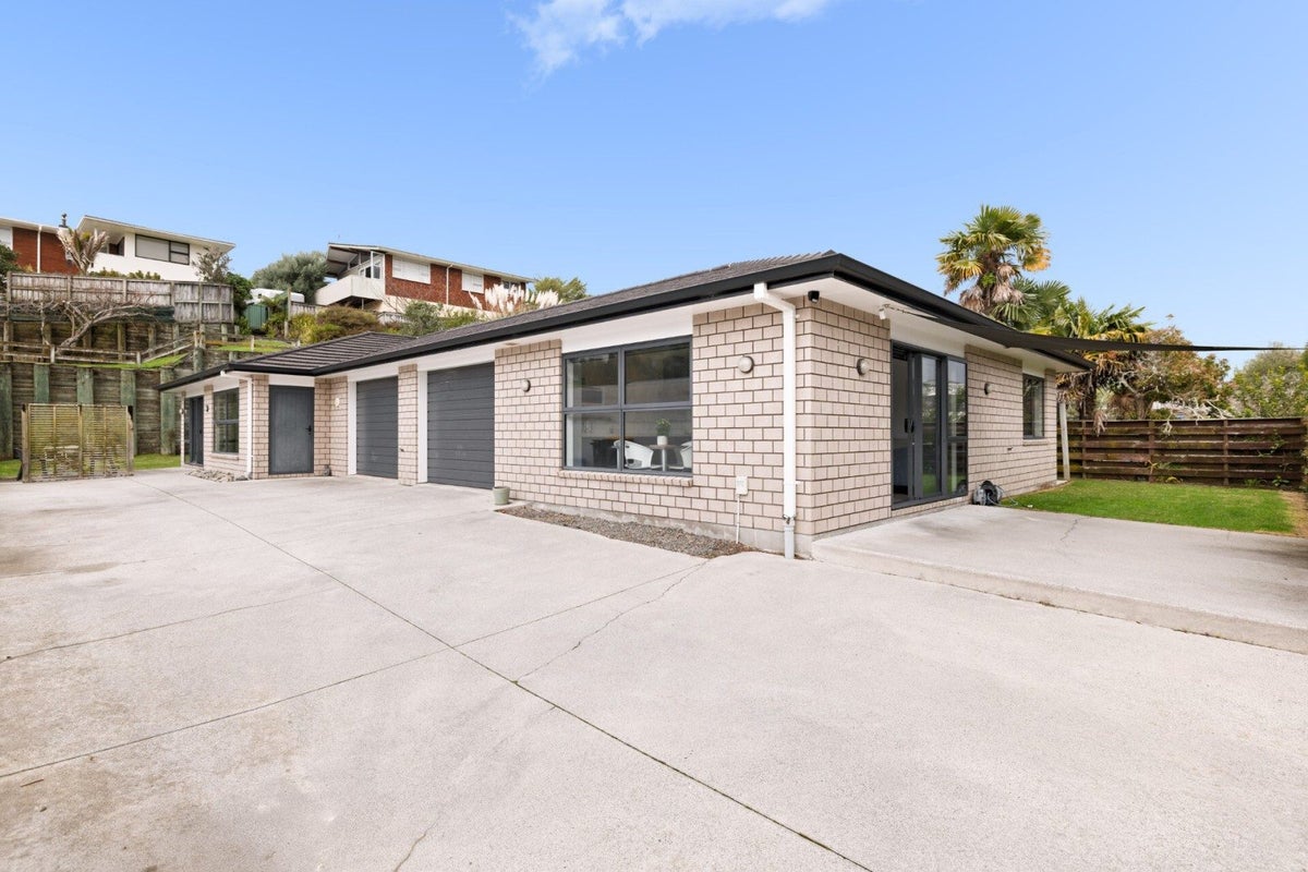 32 Shelley Street, Otumoetai, Tauranga, Bay Of Plenty - Carousel 1