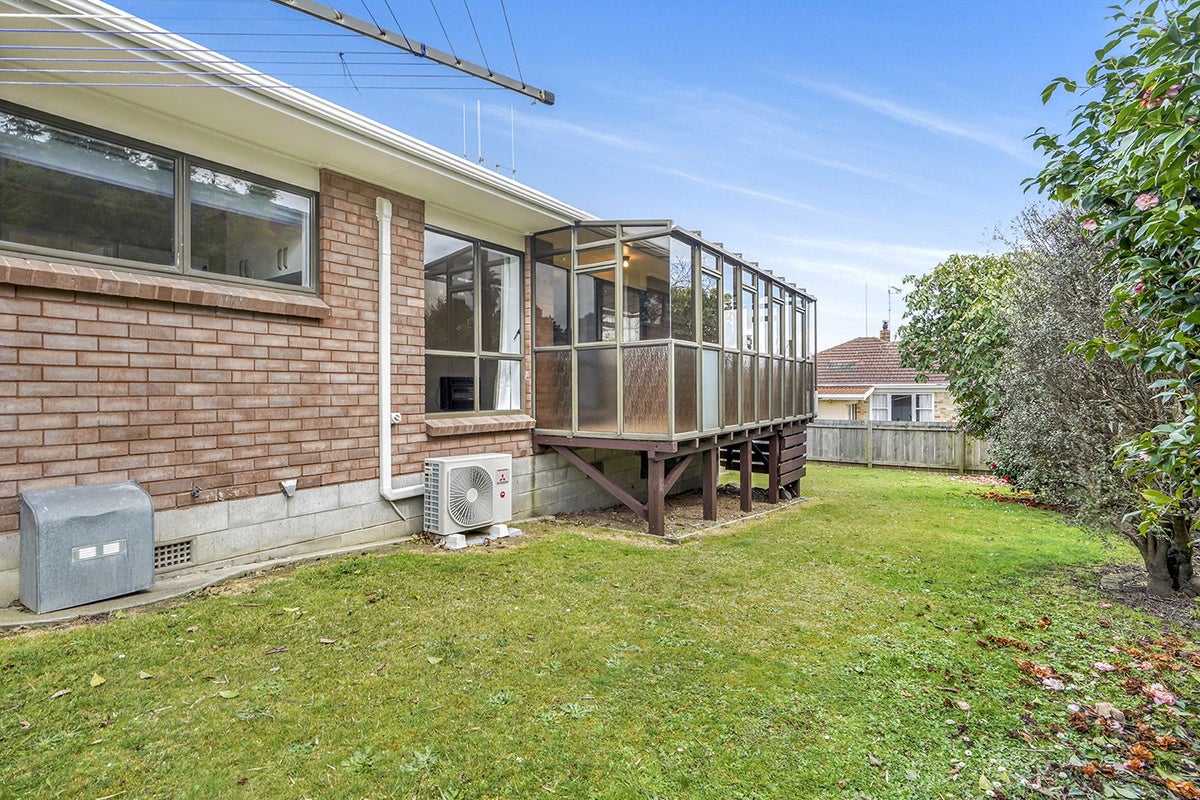 7A Knighton Road, Hillcrest, Hamilton - Carousel 1