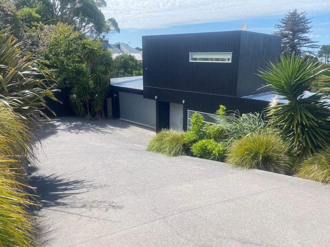 71 Woodlands Crescent, Browns Bay, Auckland - Carousel 1