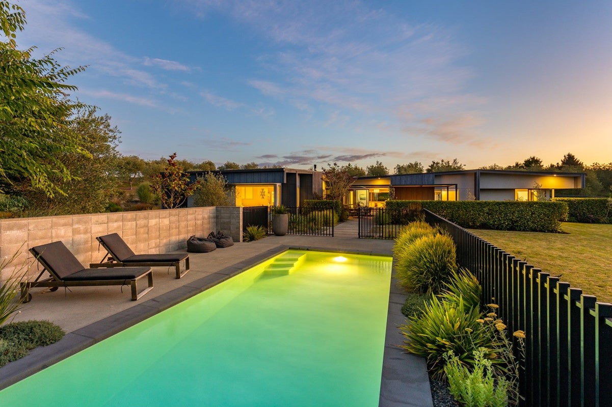 443 Old Coach Road, Upper Moutere - Carousel 1