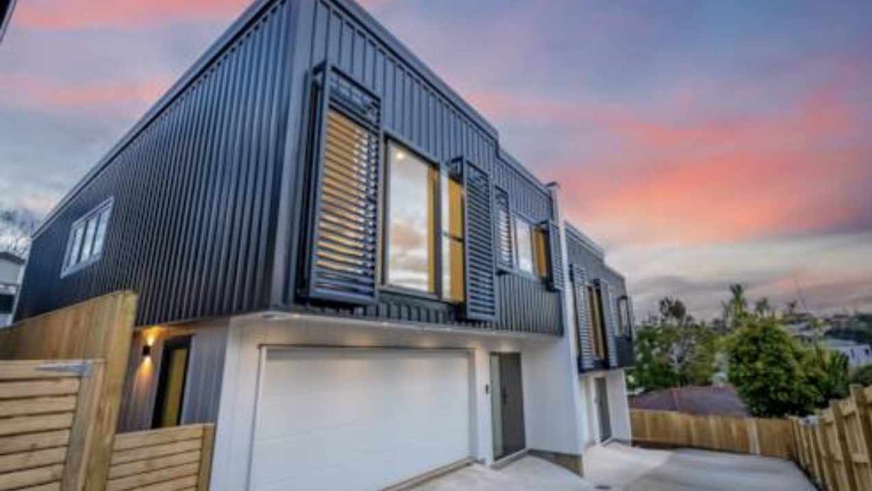 69B Chivalry Road, Glenfield, Auckland - Carousel 1