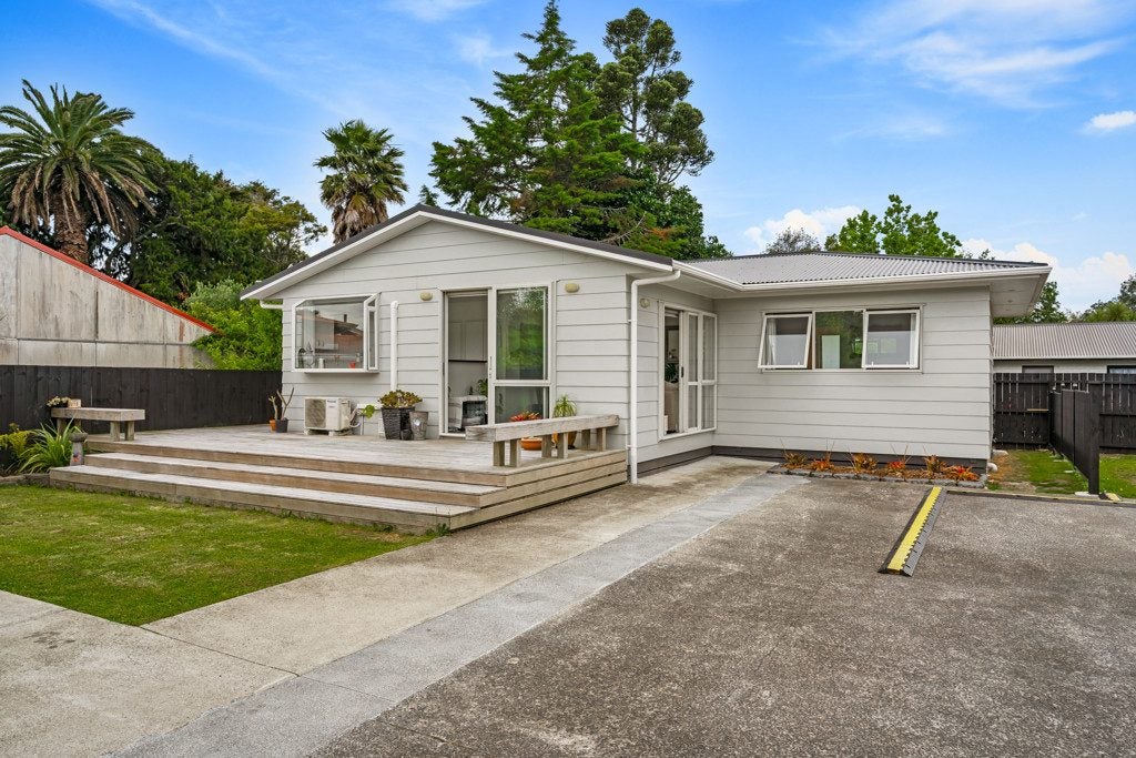 9B Woodvale Road, Glen Eden, Auckland - Carousel 1