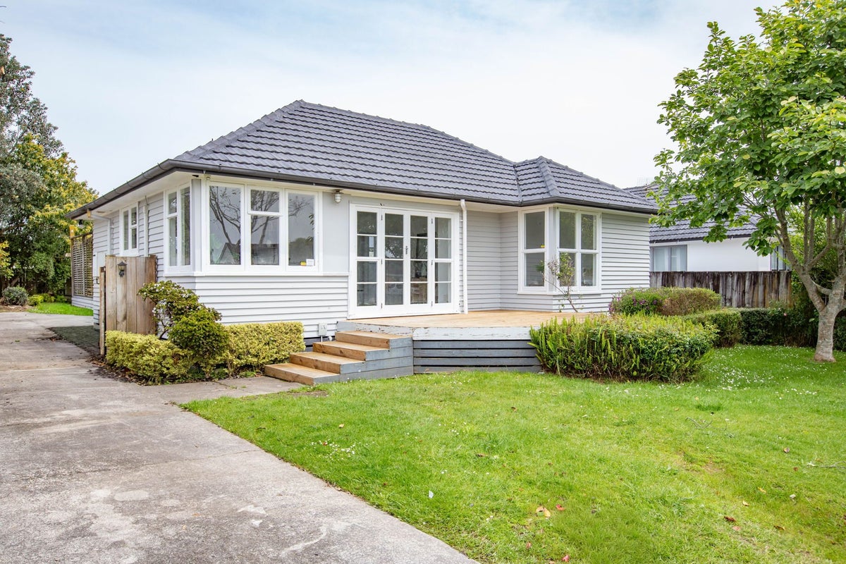 12 Slim Street, Bader, Hamilton - Carousel 1
