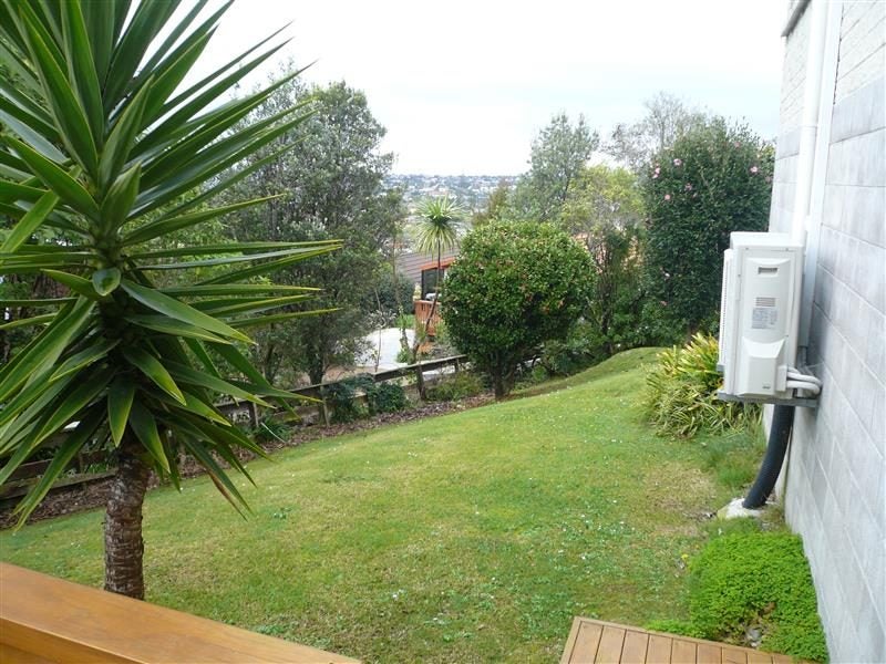 2/2 Barker Rise, Northcross, Auckland - Carousel 12