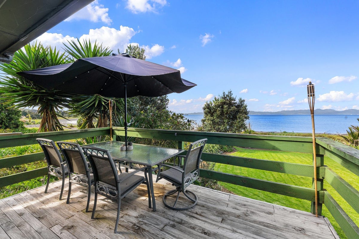 1736 East Coast Road, WHAKATIWAI, MIRANDA - Carousel 2