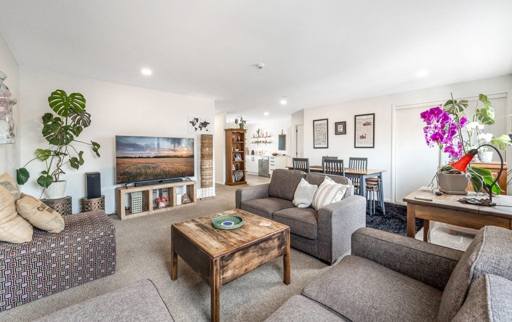 5/5 Cook Street, Howick, Auckland - Carousel 1