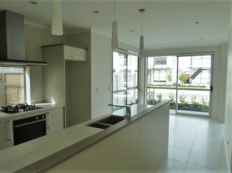 24 Costa Viva Crescent, Karaka, Papakura - Carousel 2
