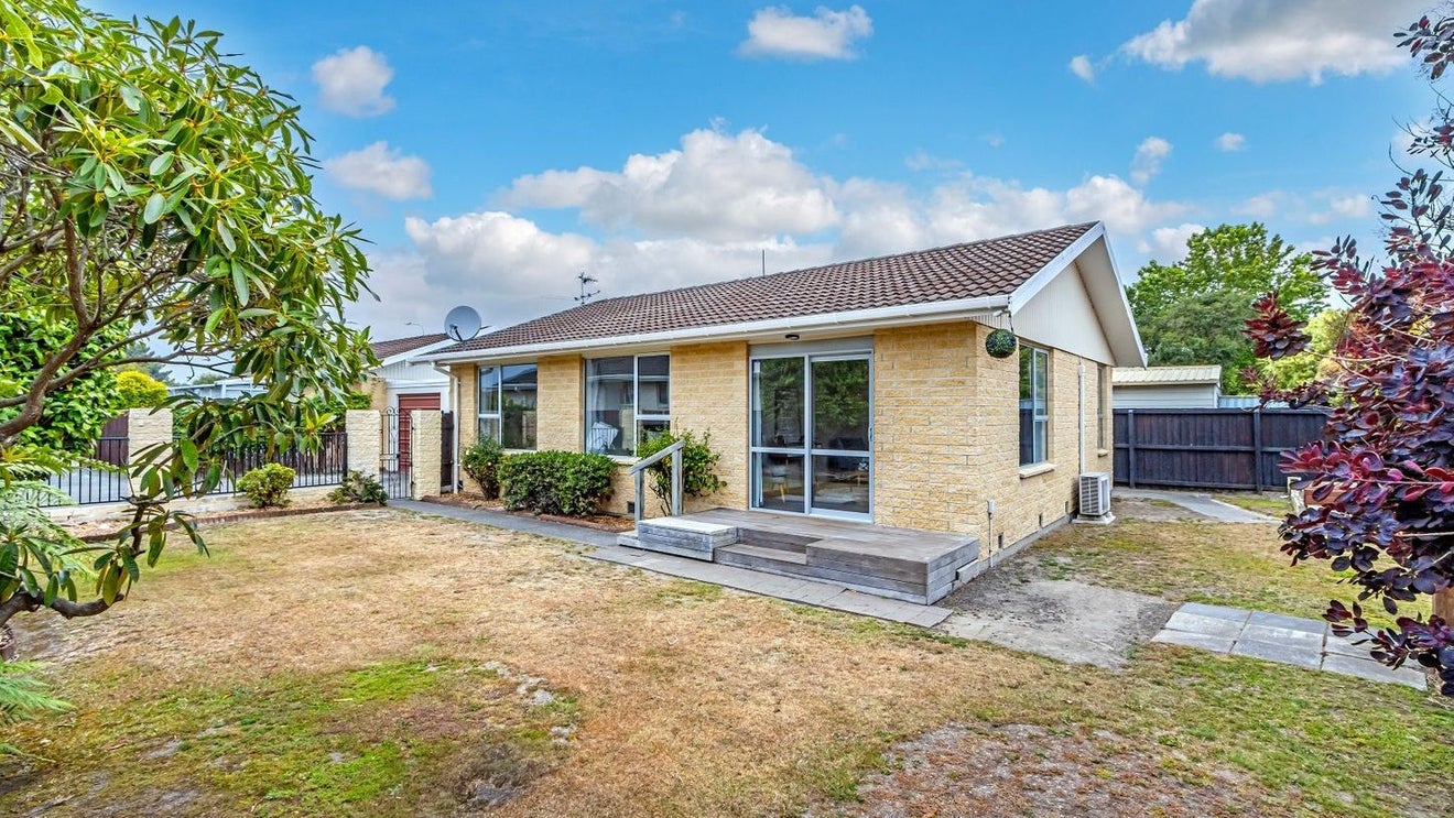 2/41 Valecrest Avenue, Parklands, Christchurch - Carousel 1
