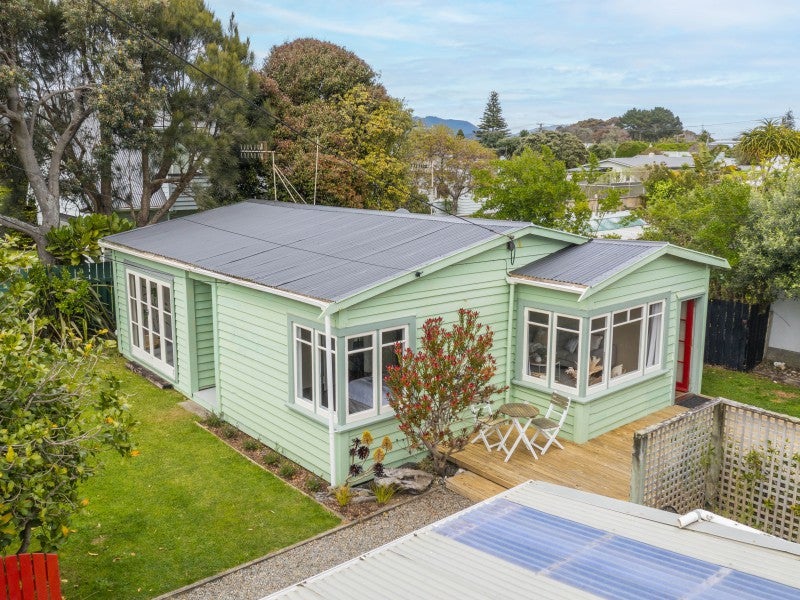 2 Hemara Street, Waikanae Beach, Waikanae - Carousel 1