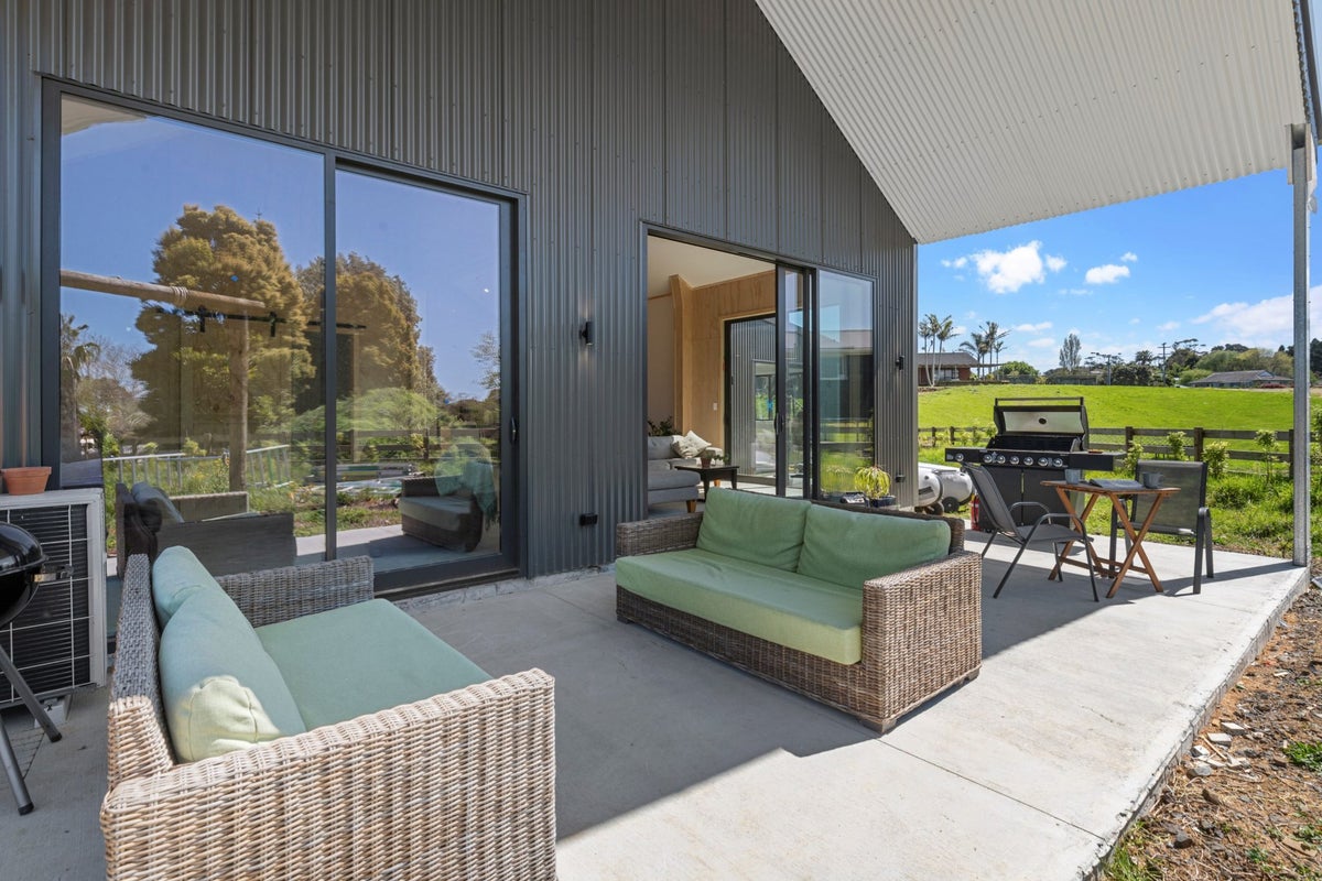 38 Orere Point Road, Orere Point - Carousel 2