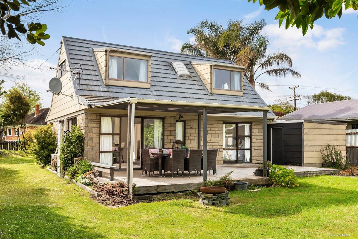 33 Martyn Street, Waiuku, Franklin, Auckland - Carousel 1