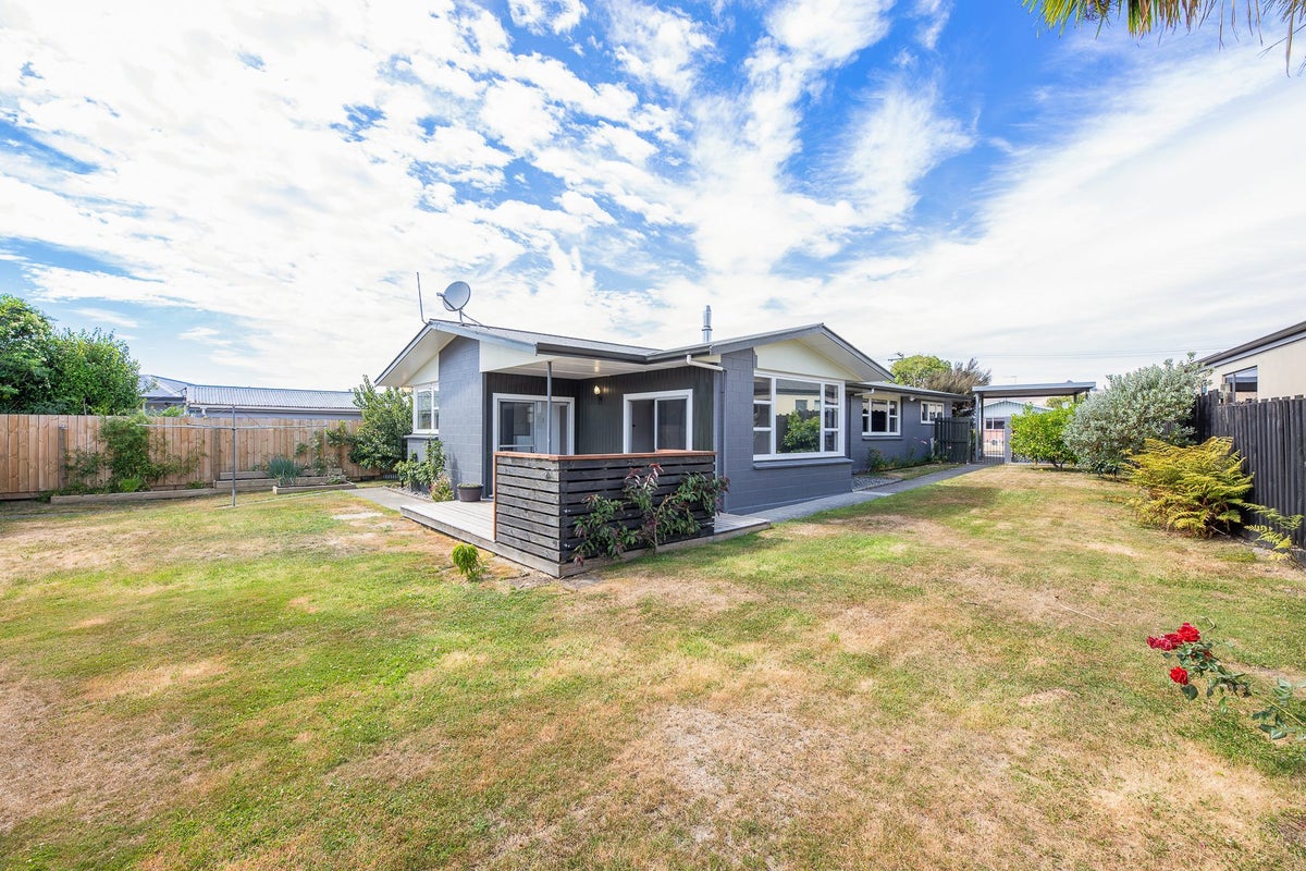 7 Houghton Crescent, Redwoodtown, Blenheim - Carousel 1