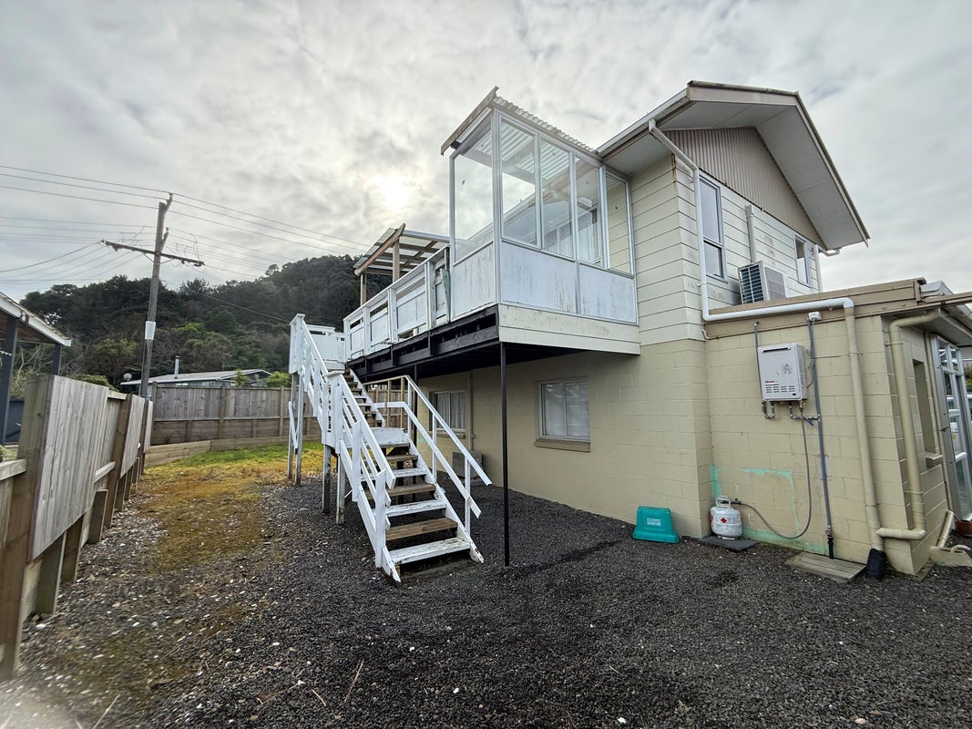 6 Trotter Avenue, Waiomu, Thames - Carousel 1
