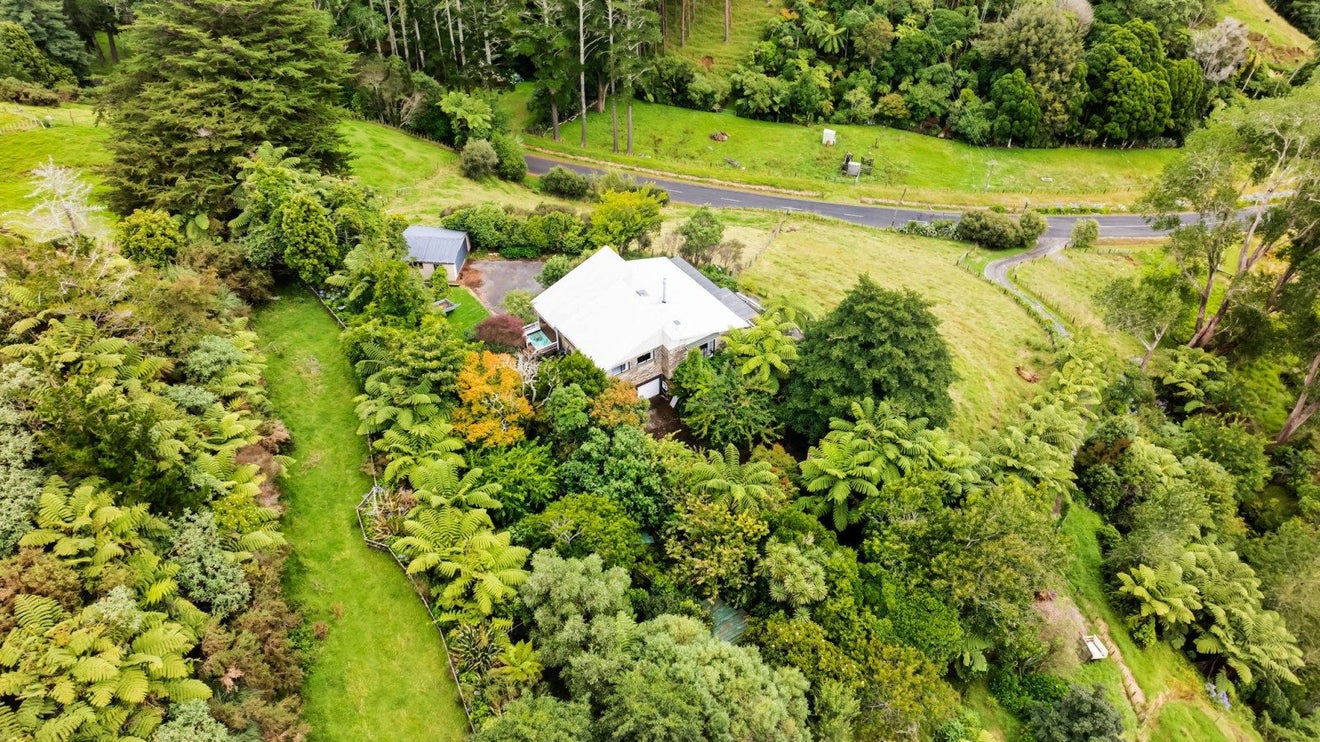 101 Ridgewood Drive, Ridgewood, New Plymouth - Carousel 50