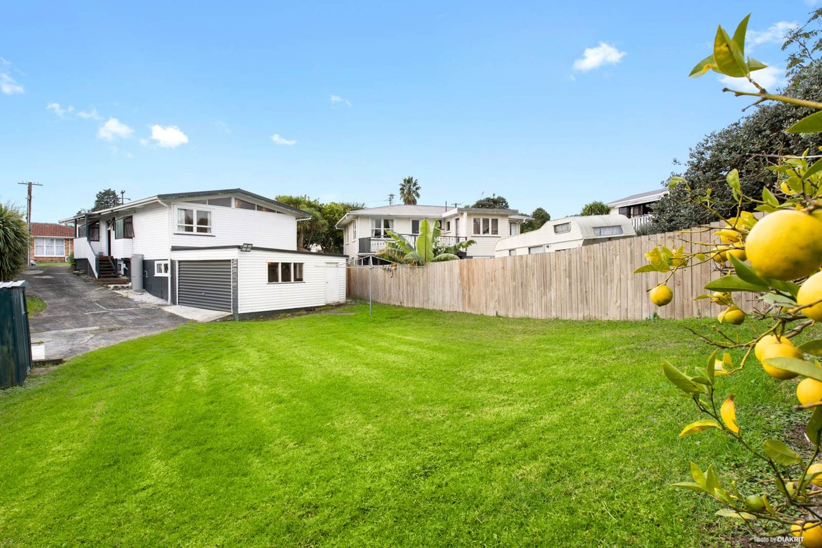 2 Bellamy Place, Blockhouse Bay, Auckland - Carousel 1