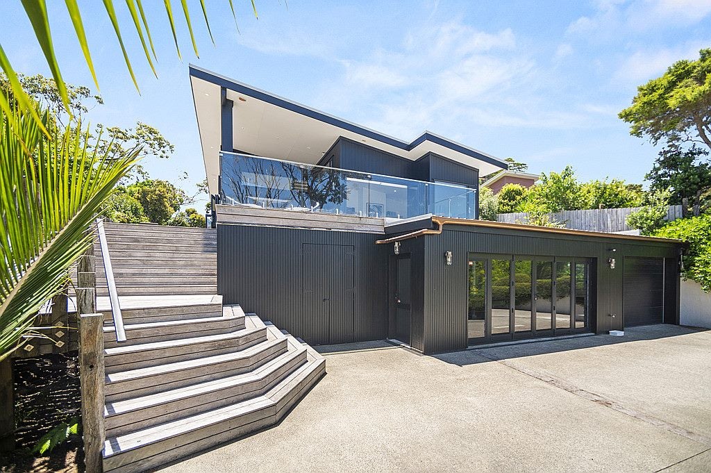 27 Goodwin Avenue, Oneroa, Waiheke Island - Carousel 2