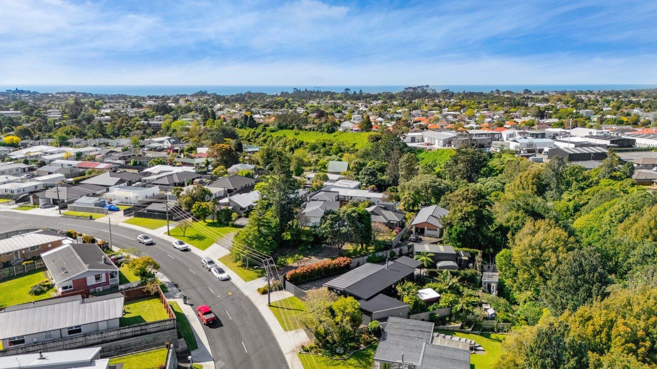 263A Huatoki Street, Upper Vogeltown, New Plymouth - Carousel 50