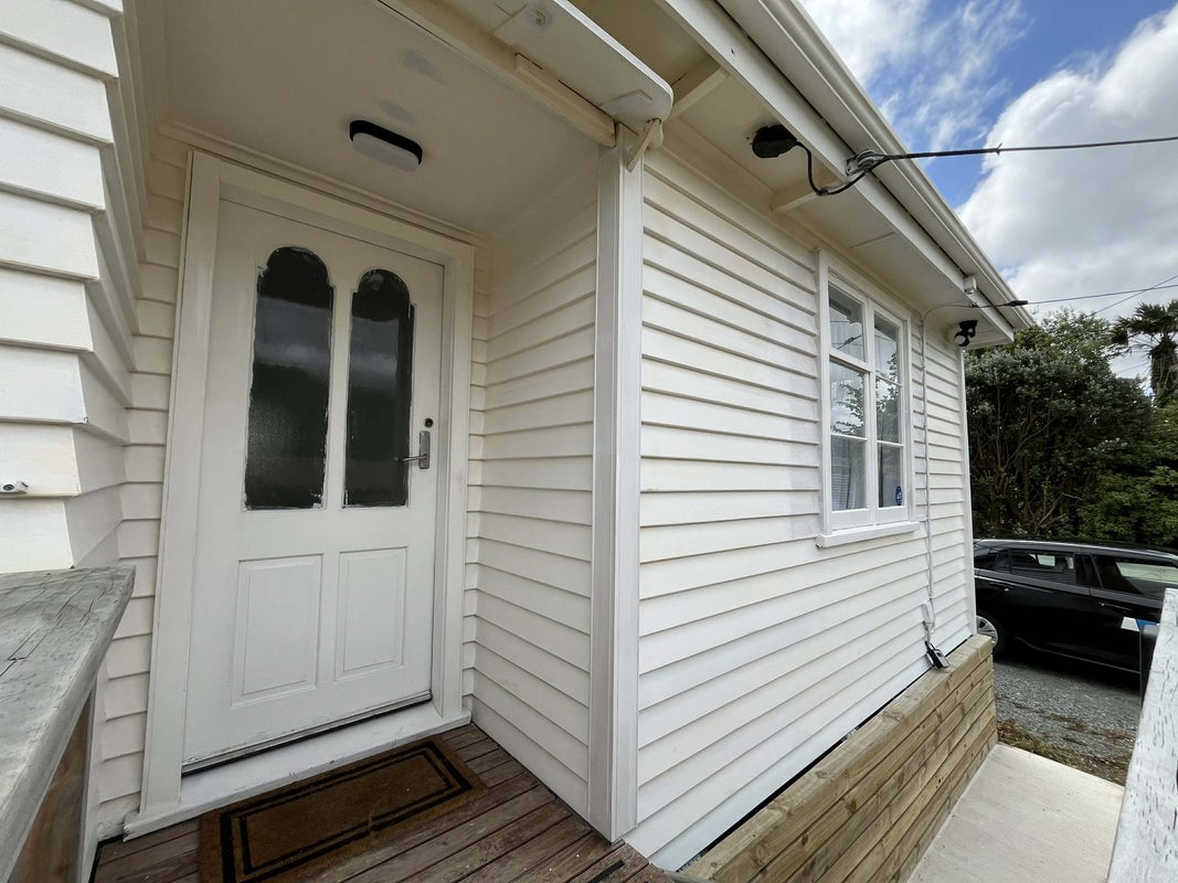 19 Wellington Road, Wainuiomata, Lower Hutt - Carousel 2