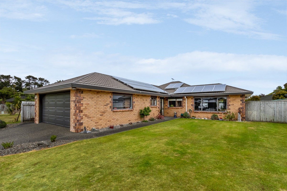 4 Kennedy Place, Waikanae Beach, Waikanae - Carousel 1