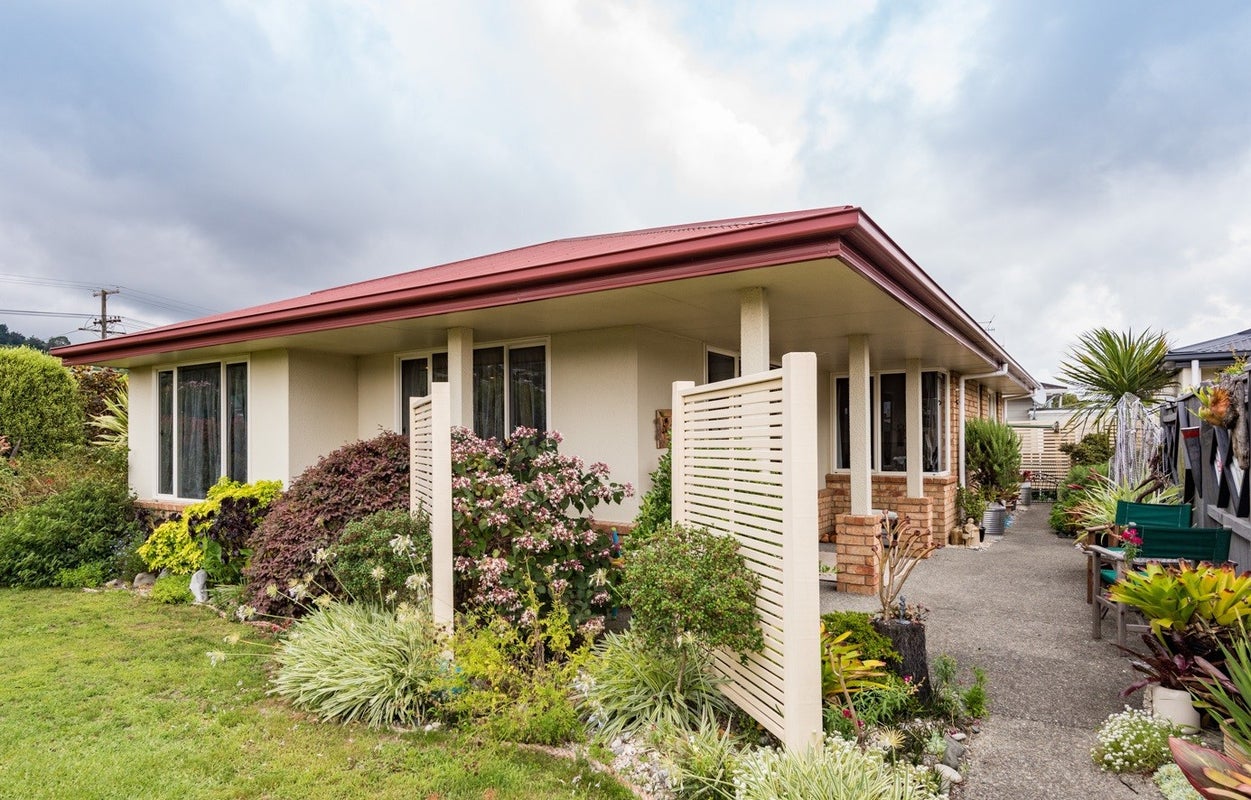 1 Mata Close, Tahunanui, Nelson - Carousel 1